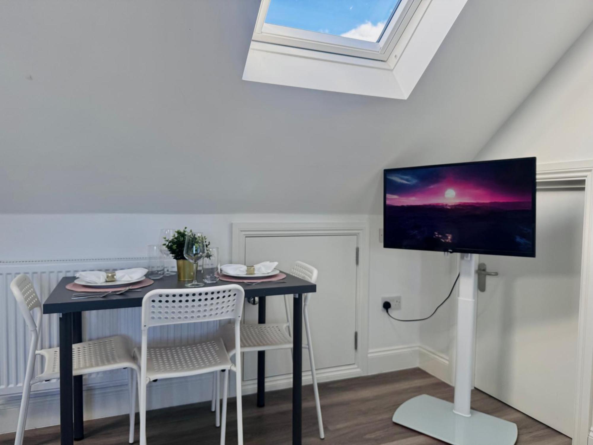 Bright Studio Loft 30Min To Central Лондон Экстерьер фото