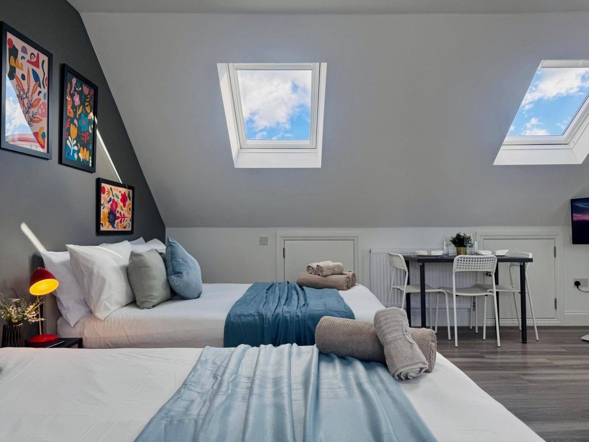 Bright Studio Loft 30Min To Central Лондон Экстерьер фото